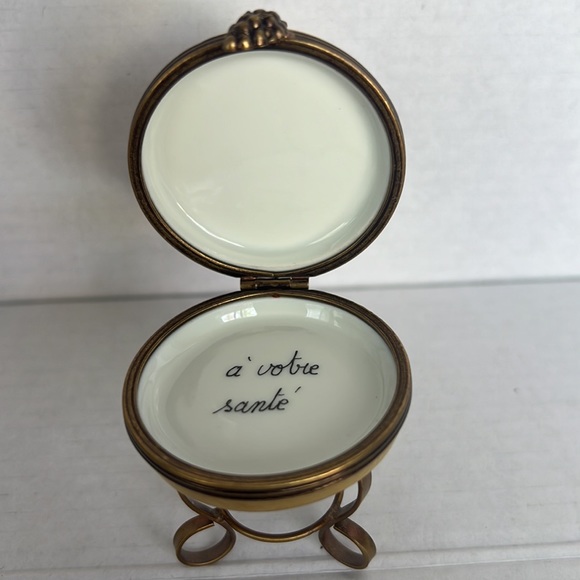 AUTHENTIC LIMOGES TABLE WITH CHAMPAGNE BOTTLE AND GLASSES - Picture 3 of 4